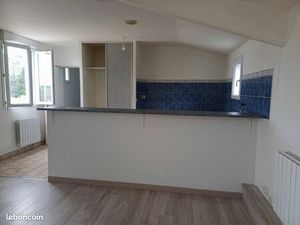 Appartement T2 Centre village de La Couture Boussey en Normandie - 48 m2 - Place de parkin