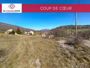 Vente terrain 1505 m² à Châteauneuf-Val-Saint-Donat (04200)  149 000 €
