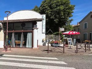 MURS COMMERCIAUX -
