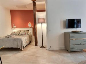 Location meublée appartement 1 pièce 45 m² à Rognes (13840)  735 €