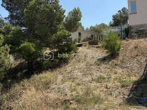 Terrain constructible viabilisé à vendre