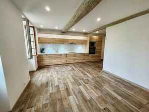 Location Appartement 3 pièces 71m² TOURRETTES 83440