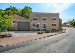 Loft moderne avec extérieur