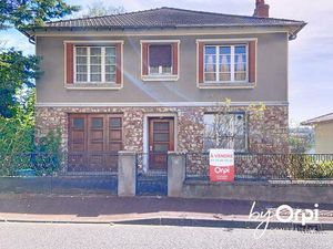 Vente maison 3 pièces 135 m² Saint-Éloy-les-Mines (63700)