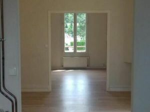 Location appartement 2 pièces 42 m² à Les Essarts-le-Roi (78690)