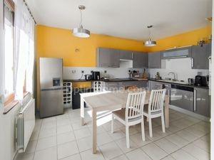 02100 NEUVILLE SAINT-AMAND - Maison individuelle- 2 chambres- cuisine équipée- salle de ba