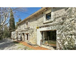 'NOCETA' Mas en pierre avec terrain constructible