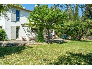 Maison de charme avec dépendance  jardin  piscine et vue