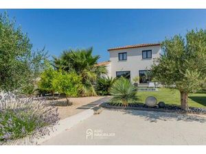 Villa contemporaine de 145 m² avec piscine proche du Pont du Gard