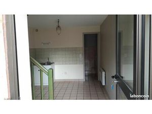 Studio avec mezzanine à Monsols