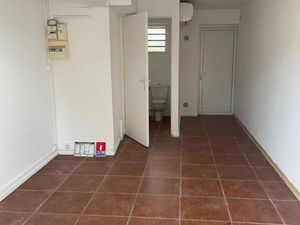 Local professionnel à louer 20 m² - Saint-Denis (974) - 580€