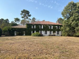 SAUGNAC ET MURET ! Maison familiale du XVII ème de 335 m2 av