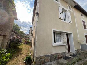 Vente maison 3 pièces 65 m² à Benest (16350)  54 950 €