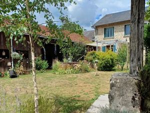 Vente maison 9 pièces 213 m² à Cheissoux (87460)  270 000 €