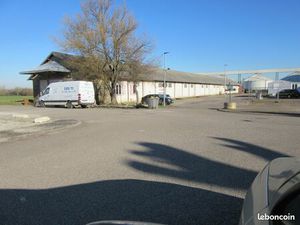 Local entrepot 100 m2 Vaivre et Montoille