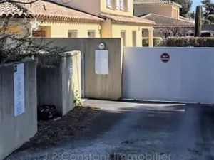 Location locaux professionnels 190 m² à La Ciotat (13600)  3 900 €