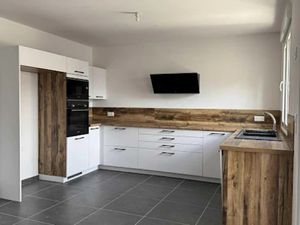 Location maison 5 pièces 178.9 m² à Givenchy-en-Gohelle (62580)  1 500 €