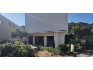 Location locaux professionnels 100 m² à Grosseto-Prugna (20128)  2 200 €