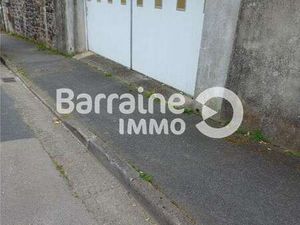 Location Garage box et parking à Morlaix (29600) : à louer / 30m² Morlaix