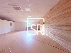 Location Local commercial 230m² LE CENDRE 63670