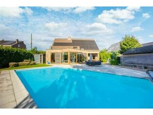 OPTION! Villa 4 chambres (5 possibles) avec piscine chauffée