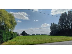 Terrain constructible de 1800 m² à Clermont