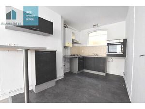 Location appartement 3 pièces 75 m² à Le Puy-en-Velay (43000)