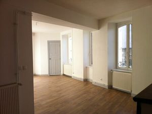 Location appartement 3 pièces 90 m² à Thiers (63300)