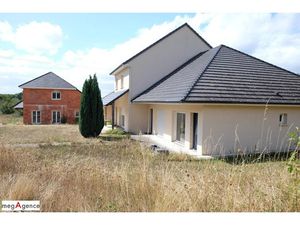 Vente immeuble 299 m² à Saint-Germain-les-Vergnes (19330)  483 000 €