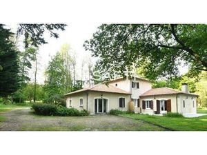 Vente maison 10 pièces 207 m² Vanxains (24600)