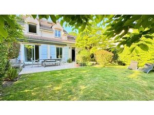 Maison de luxe à vendre dans le quartier Les Residences