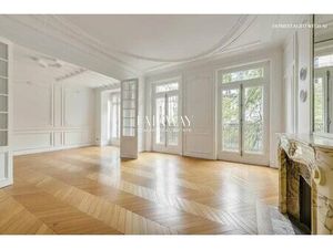 Appartement familial 148 m² – Immeuble en pierre de taille  Paris 17eme