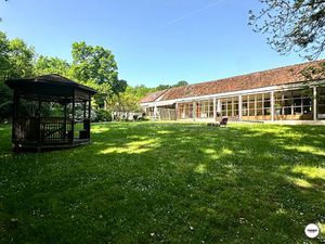 Ensemble immobilier maisons + bureaux Morainvilliers