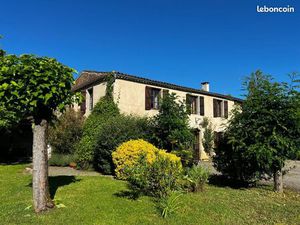 Maison 5 pièces 302 m²