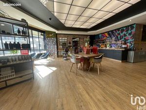 Local 94 m² YFFINIAC