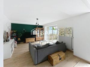 Maison 8 pièces 227 m²