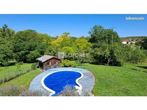 Maison 6 pièces 220 m²