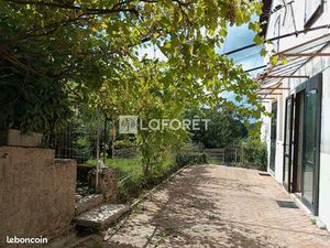 Maison 8 pièces 215 m²