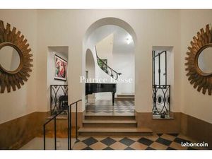 Maison 7 pièces 309 m²