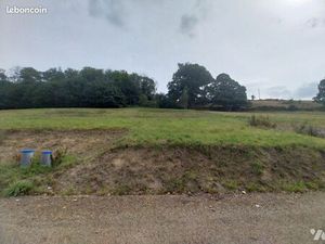 Terrain 631 m² MONTREUIL SOUS PEROUSE