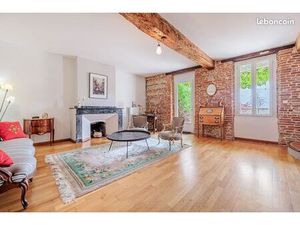 Maison 7 pièces 251 m²