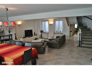 Maison 5 pièces 230 m²