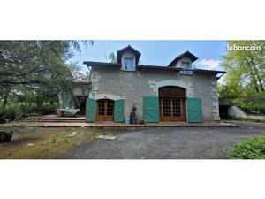 Maison 10 pièces 232 m²