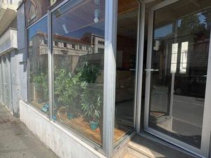 Loue local commercial + garage - centre ville Angoulême - Champ de Mars - 18 rue saint Roc