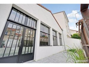 Local bureaux 251 m²