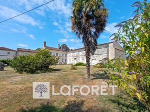 Maison Charentaise de 125m² avec dépendances à vendre entre PONS (17800) et GEMOZAC (17260