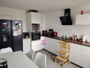 SAINT MAURICE L'EXIL  Appartement T3 au 2ème étage 78 m2 ha