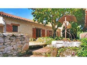 Maison en pierre pleine de charmes - Valdivienne 4 pièce(s) 132 m2