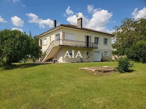 Vente propriété 7 pièces 170 m² à Trois-Palis (16730)  209 000 €