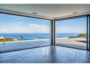 Villa de luxe à vendre dans le quartier Lupino